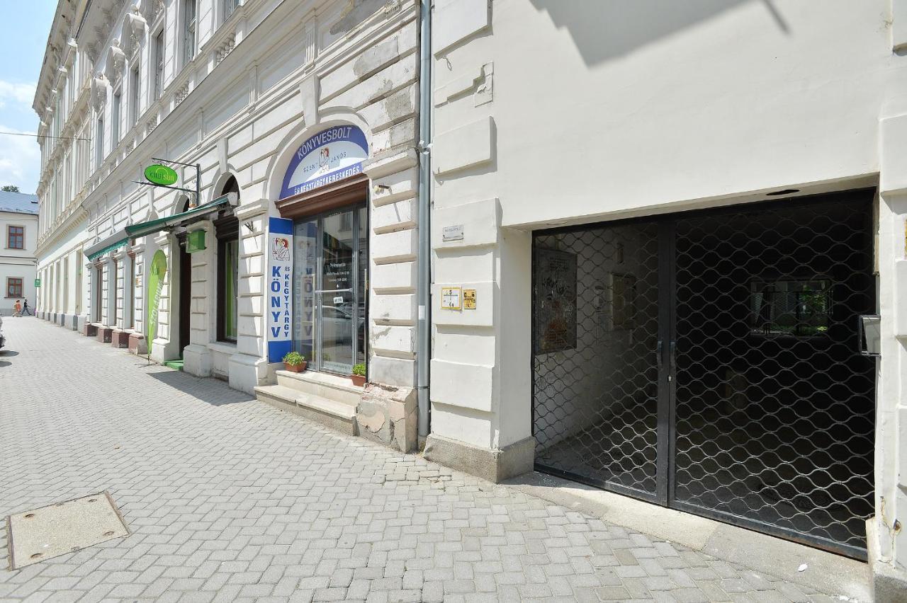 Netta Apartman Eger Exterior foto